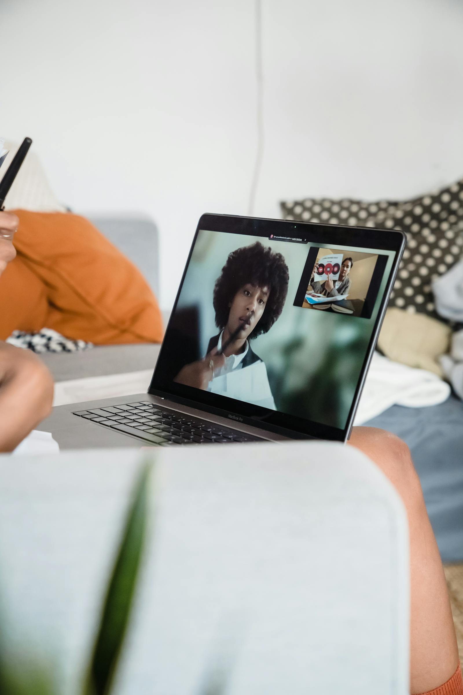 Pratique de la sophrologie en visio depuis chez soi